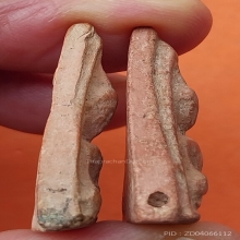 พระนางพญาซุ้มคู่ ลพ.กวย เนื้อดินเผา