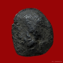 พระปิดตาเข่าบ่วง เนื้อผงคลุกรักเก่าแท้