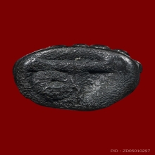 พระกริ่งตั้กแตน ฐานบัวตุ่ม เนื้อสำริด