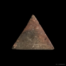 พระนางพญา หลวงปู่โต๊ะ วัดประดู่ฉิมพลี พิมพ์สังฆาฏิ ปี 2472