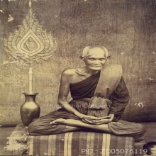 พระหลวงปู่บุญ พิมพ์กลีบบัว เนื้อสำริด(ที่4)+บัตรสมาคม