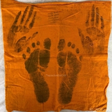 ผ้ารอยมือรอยเท้าพ่อท่านเกลื่อม