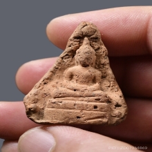 พระประธานเล็ก หลวงพ่อเนียม วัดน้อย เนื้อดิน