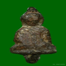 พระยอดธง เนื้อตะกั่วสนิมแดง กรุวัดเชิงท่า จ.นนทบุรี