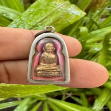 รูปเหมือนปั๊มหลวงพ่อพรหม รุ่นแม่ชีกุหลาบ ปี 13สร้าง  500องค์