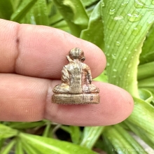 รูปเหมือนปั๊มหลวงพ่อพรหม รุ่นแม่ชีกุหลาบ ปี 13สร้าง  500องค์