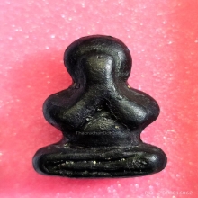 พระปิดตาหลวงพ่อทองสุข พิมพ์ ชะลูดหมวกกันน็อค  ปี2515 ยุคกลาง