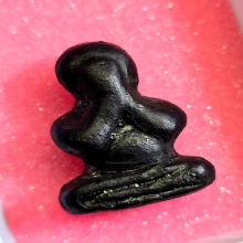 พระปิดตาหลวงพ่อทองสุข พิมพ์ ชะลูดหมวกกันน็อค  ปี2515 ยุคกลาง