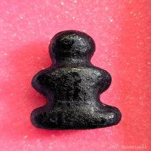 พระปิดตาหลวงพ่อทองสุข พิมพ์ ชะลูดหมวกกันน็อค  ปี2515 ยุคกลาง