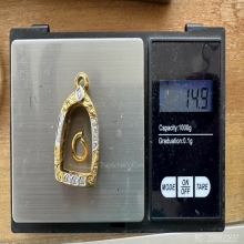 หลวงปู่บุญ ซุ้มรัศมี เนื้อว่านพญาไม้ผุ หลังจาร 3ตัว