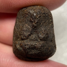 พระปิดตาเก่า เนื้อผงคลุกรักผสมว่าน