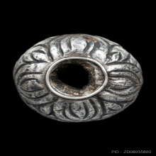 ลูกอมผงยาหลวงปู่บุญ วัดกลางบางเเก้ว (เลี่ยมเงิน)