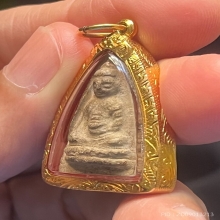 พระพุทโธน้อยพิมพ์เล็กหน้าตุ๊กตาเนื้อผง.คุณแม่บุญเรือน