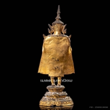 พระพุทธรูปสมัยรัตนโกสินทร์ ทรงเครื่องต้นมหาจักรพรรรดิ์