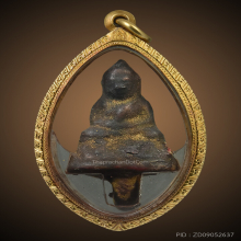 พระชัยวัฒน์ หลวงปู่บุญ พิมพ์ป้อมเล็ก ลงชาดหรดาล เดิม ๆ