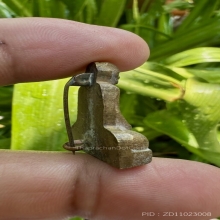 หลวงพ่อพรหม รุ่นเข่ากว้างเนื้อทองระฆัง หลังเข็มกลัดองค์ที่2