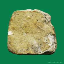 พระผงกรุวัดเงินคลองเตยพิมพ์เข่าเอียง