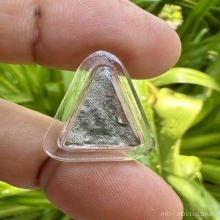 พระพิจิตรข้างเม็ด กรุเขาพนมเพลิง เนื้อชินเงิน