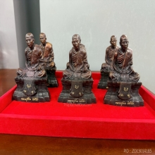 พระบูชาหลวงปู่ทิม วัดละหารไร่  เนื้อทองเหลือง ขนาด 3 นิ้ว