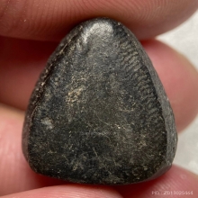 พระปิดตา เนื้อผงคลุกรักเก่า