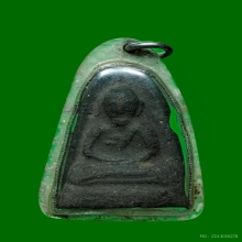 หลวงพ่อรุ่ง เคราเหล็ก เนื้อผงผสมว่าน วัดบางแหวน จ.ชุมพร