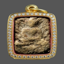 พระผงหลวงปู่เผือก วัดกิ่งแก้ว รุ่นขุดสระ พิมพ์ใหญ่