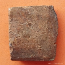 พระแผงตัดเนื้อดินเก่ามาก สูงเกือบ 2 นิ้ว