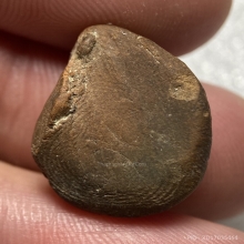 พระปิดตาเนื้อดิน เก่ามีอายุ (ไม่ทราบที่) 