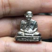 รูปเหมือนปั๊มรุ่นแรก หลวงปู่ตื้อ อจลธมฺโม วัดป่าอรัญญวิเวก