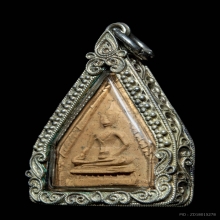 พระพุทธชินสีห์ เนื้อดิน กรุวัดทับผึ้ง สุโขทัย ปี2470