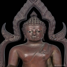 หลวงพ่อเพชร วัดท่าหลวง 