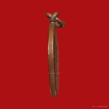 เหรียญกลม หลวงพ่ออี๋ หลังใยแมงมุม ปี 2483