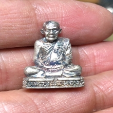 รูปหล่ออาจารย์นอง วัดทรายขาว