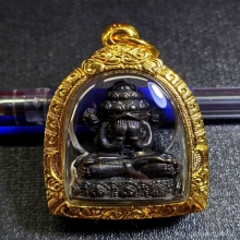 พระปิดตาพังพะกาฬ  รุ่นหลักเมือง ปี 25 49 เจริญโภคทรัพย์