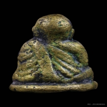 หลวงพ่อเงินรุ่นปืนแตกพิมพ์ไตรมาสหน้าเณร