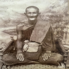 พระปิดตาหลวงปู่เจียม วัดกำแพง จ.ชลบุรี เนื้อผงคลุกรัก