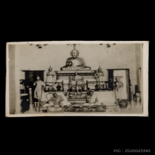 รูปถ่ายซีเปีย หลวงพ่อเต๋ และ หลวงพ่อเชย ในปี 2496