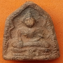 พระพุทธเนื้อดิน ขนาดประมาณ 1.5  x 2.5 ซม.