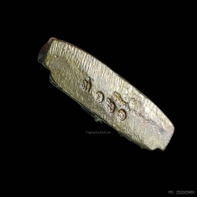 เหรียญหล่อรูปเหมือนพิมพ์สี่เหลี่ยม รุ่นแรก หลวงปู่แหวน ปี 20