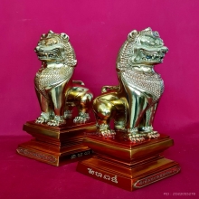 พระบูชาสิงห์เมตตามหามงคล รุ่นแรก สีทองน้ำผึ้ง วัดใหญ่ พล.