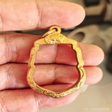 ตลับทองแท้งานสวยๆ ใส่เหรียญเสมาพ่อกลั่นรุ่นแรก 