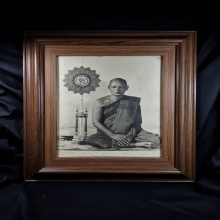 รูปถ่ายข้างพัดยศ หลวงพ่อแพ วัดพิกุลทอง สิงห์บุรี