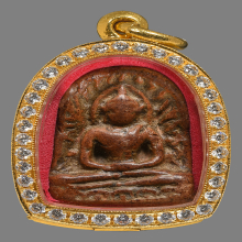 พระซุ้มกอพิมพ์ใหญ่มีลายกนก