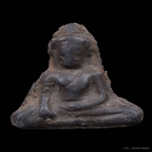 พระร่วงนั่งพิมพ์เข่ากว้าง กรุวัดมหาธาตุ จ.สุโขทัย