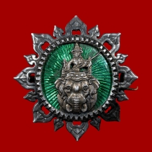 เข็มกลัดเนื้อเงินลงยา สมเด็จพระนเรศวรทรงช้างยุทธหัตถี ปี2507