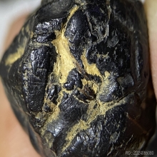 ลูกอมครั่งหนังเสือ หลวงพ่อทองสุข วัดโตนดหลวง จ.เพชรบุรี