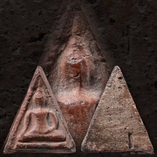 ลพ.พ่วง วัดกก พิมพ์นางพญา เนื้อดิน ปี2473 หายาก