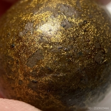 ลูกอมเนื้อผงน้ำมัน ทาบรอนซ์ทอง หลวงพ่อปลอด วัดหัวป่า จ.สงขลา