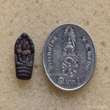 พระปรกใบมะขาม วัดสุทัศน์ รุ่นรัชมังคลาภิเษก ปี 31 เนื้อนวะ