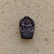 พระปรกใบมะขาม วัดสุทัศน์ รุ่นรัชมังคลาภิเษก ปี 31 เนื้อนวะ